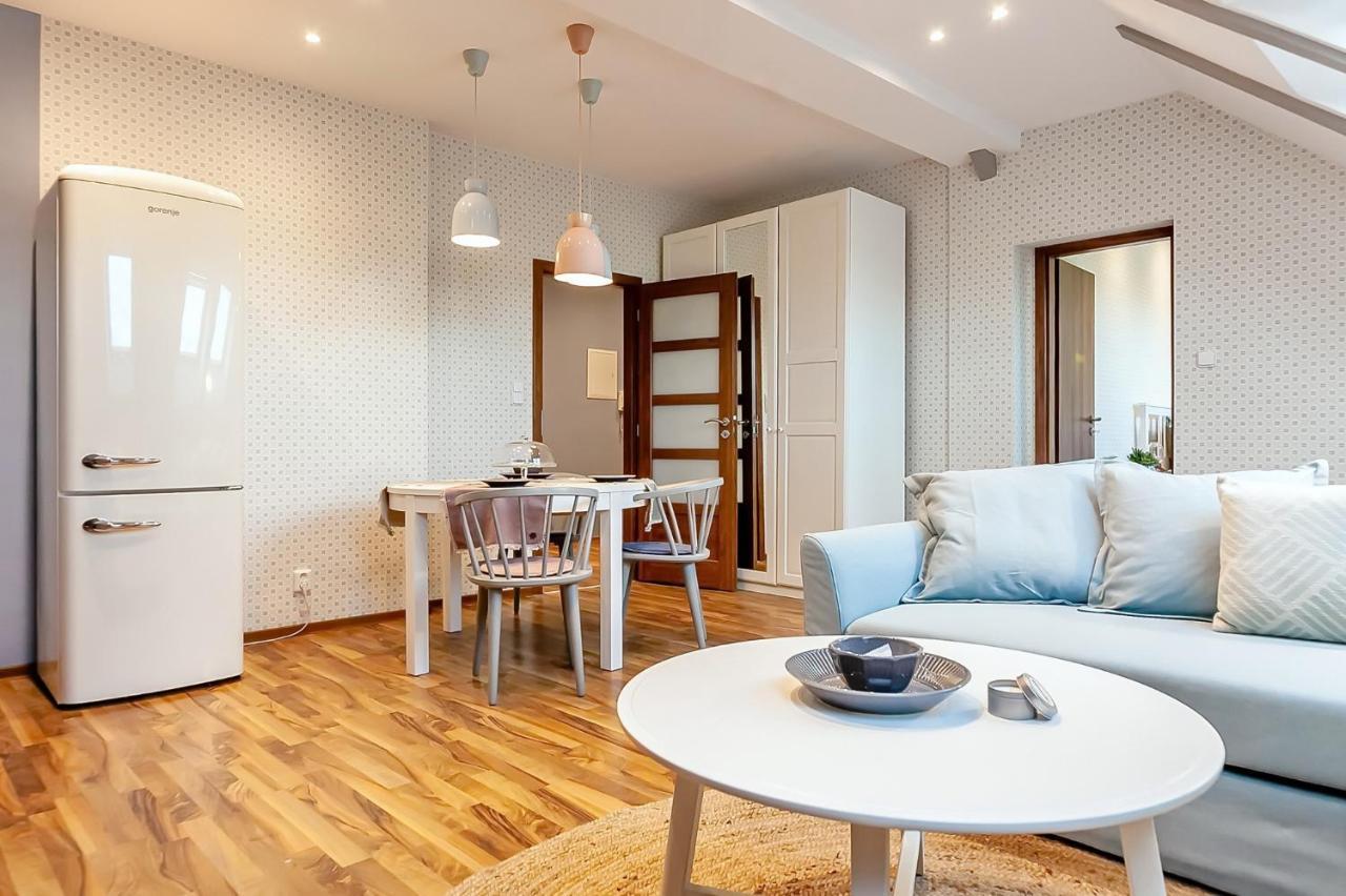Attic Apartment On Waterfront / View / Netflix Prague Exterior photo