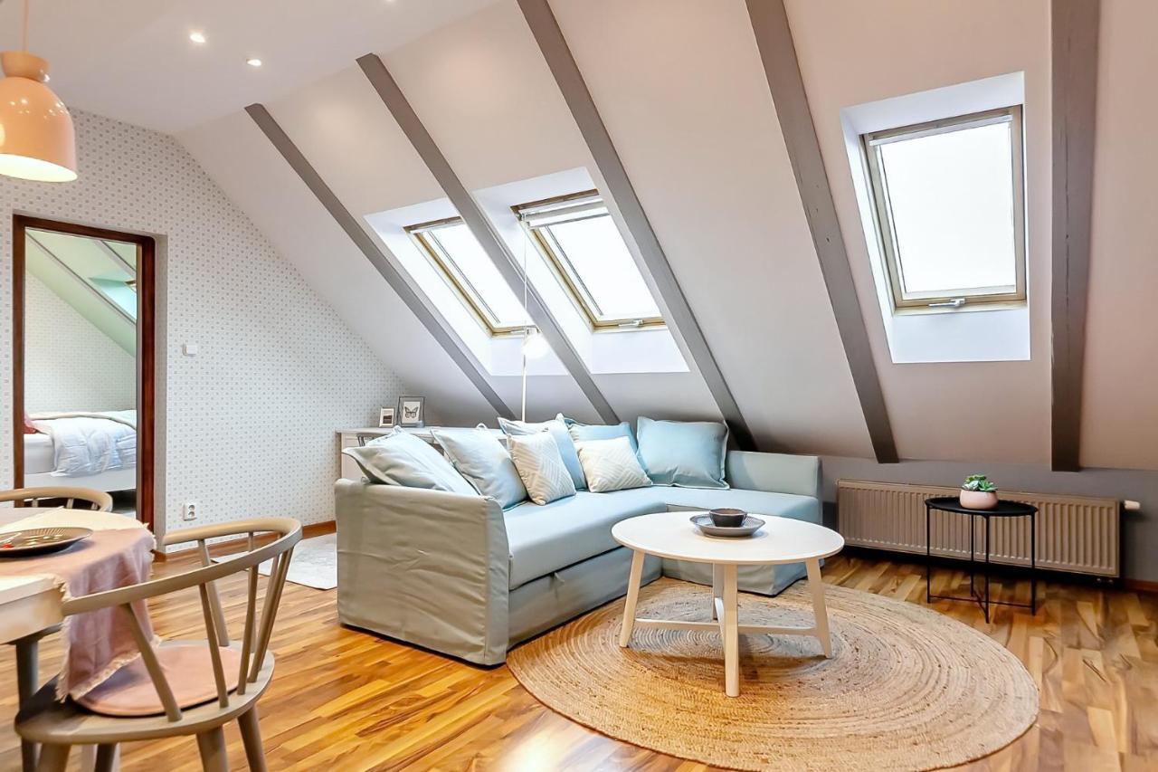 Attic Apartment On Waterfront / View / Netflix Prague Exterior photo